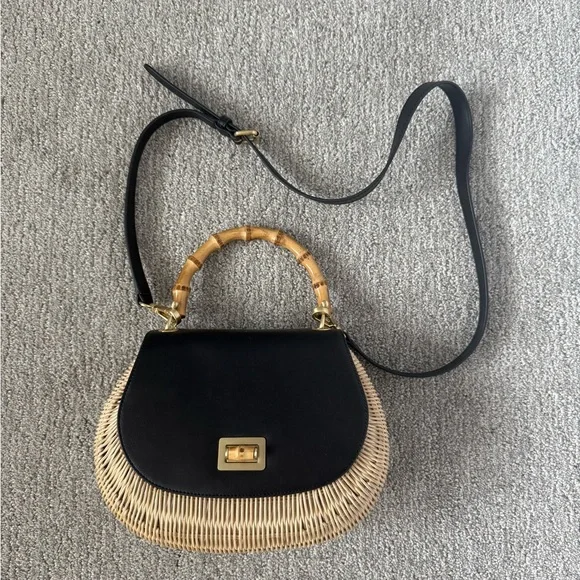 Woven Handbag with Bamboo Handle - Picture 4 of 6